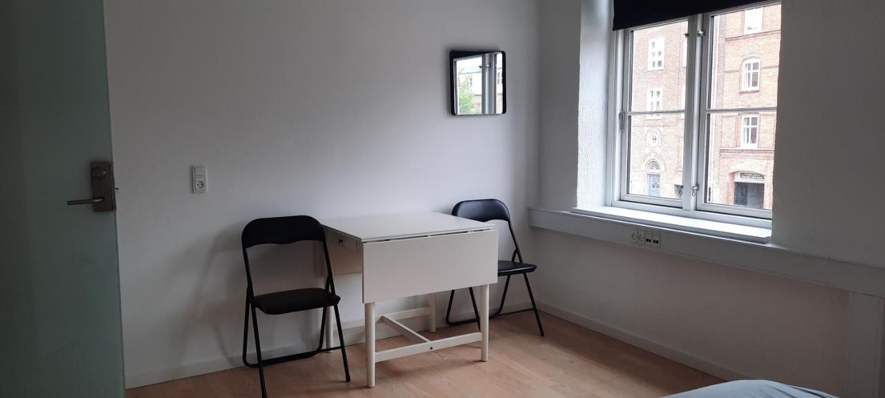 Private Room In A Shared Apartment Odense Eksteriør bilde